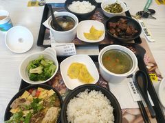 -老娘舅餐厅(黄龙体育中心店)