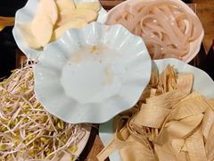 -肖肖酸萝卜鱼火锅(总店)