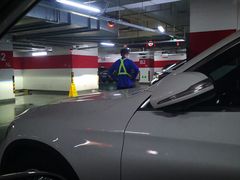 -北京财富中心-停车场