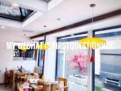 大堂-毛辣果·贵州红酸汤牛肉火锅(西单店)