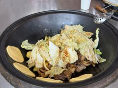 -粘豆包柴火铁锅炖