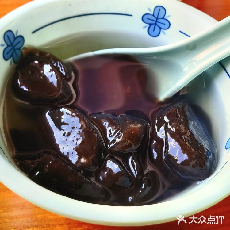 闭眼放心冲,赤坎老街这家宝藏糖水铺，我不允许你不知道[呲牙]