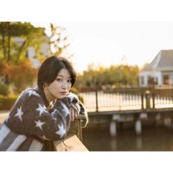 -MODEL'S HAIR