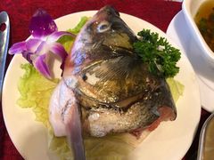 鲜鱼头-山城年华老火锅(玉林店)