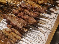 红柳大串羊肉-聚串门儿·东北烧烤(信义坊店)