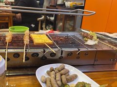 -哈尔滨小酒馆·鲜肉现穿自助烧烤(康新花园店)