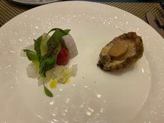 烟熏鲍鱼佐沙拉-顶鲜101美食美景餐厅