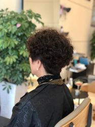 -Hello Lady发型设计