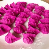 把春天包进饺子里 绿色的饺子皮是用小油菜汁和的面