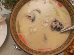 酸汤鮰鱼-八珍饺子·烤鸭·家常菜