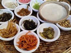 -包整·丝娃娃(一览甲秀楼风景店)