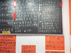 -荆九爷爆炒桥头三嫩(云南北路店)