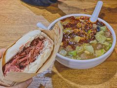 腊牛肉夹馍-邢老三肉丸糊辣汤(西安总店)