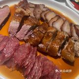 我们吃了不到300块钱，价位还可以，就是人太多
