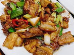 红糖馒头配秘制回锅肉-凯华海鲜火锅·传承三十六年