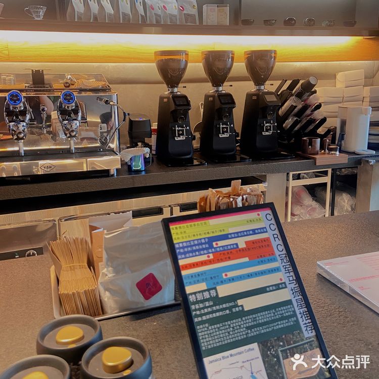 原木风咖啡馆:独特韵味让你流连忘返!