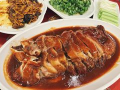 红烩整猪脸-玉华台饭庄(裕中西里小区店)