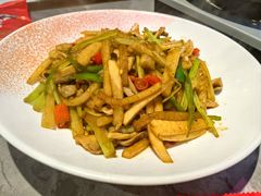 -魏铭鱼头捞饭(晋阳路店)