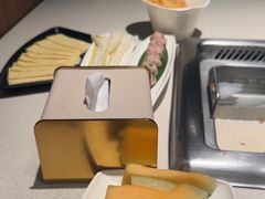-海底捞火锅鲜切牛肉主题店(长寿路店)