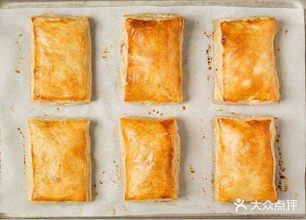 蛋挞皮变身巧草莓派(菜谱)