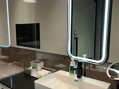 -上海虹桥中心爱琴海亚朵S酒店