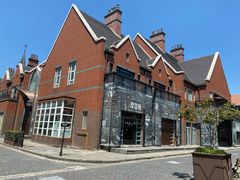 -钟书阁(松江泰晤士小镇店)