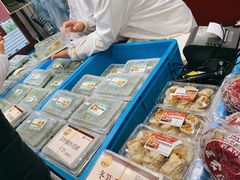 艾叶咸蛋黄肉松青团-王家沙点心店(南京西路总店)