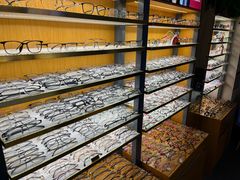 -优医视平价眼镜蔡司依视路折扣工厂店(十里堡店)