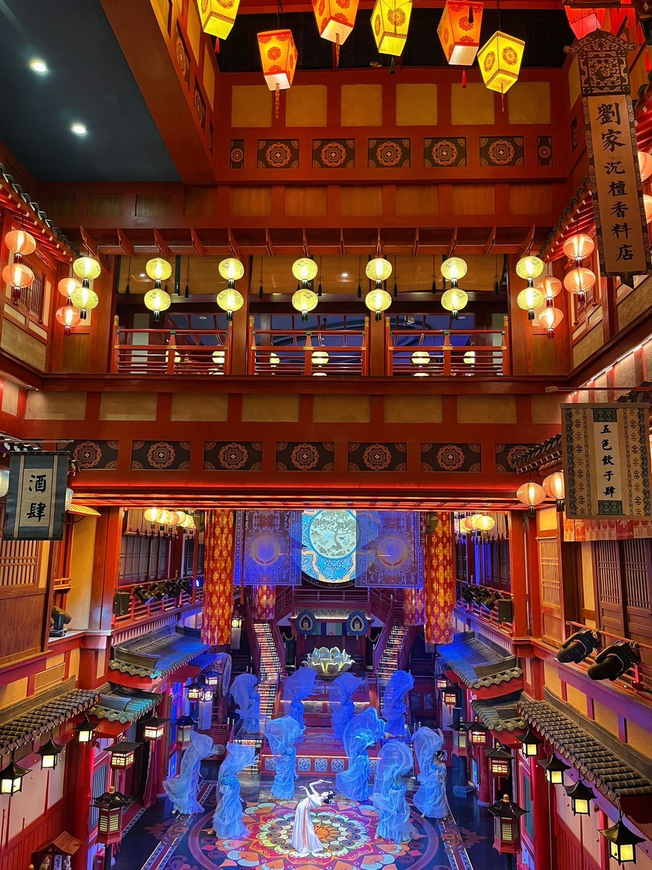 🔥西安真的是古风大ip
📍在大唐不夜城旁曼蒂广场内,置身于长安