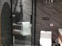 -梨苑林卡金陵山水酒店