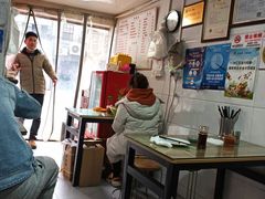 大堂-胡记锅贴·沪上游子老鸭粉丝汤(太原路店)