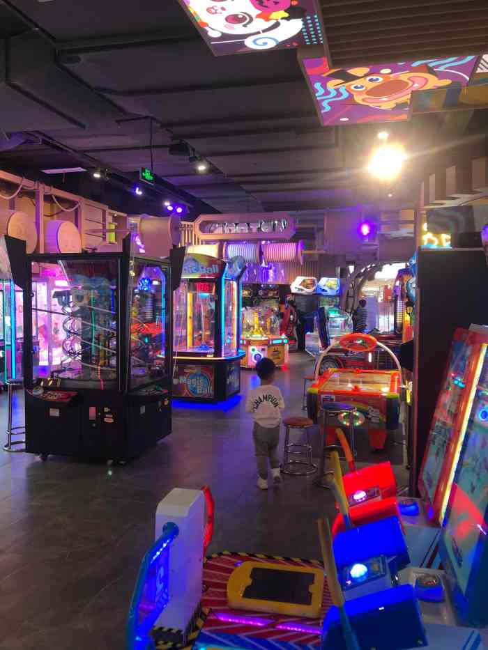 城市英雄电玩城(活力城店)-"经常来他家玩 找吃饭把饭后锻炼长期安排