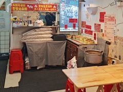 -柳州肥姨妈大骨螺蛳粉(东靖路店)