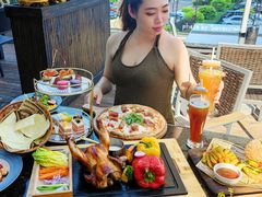 -卡普里披萨·牛扒·下午茶