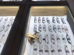-视野联行眼镜·蔡司授权店(长白万象汇店)