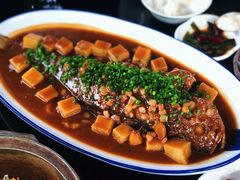 自制年糕烧东海黄鱼-铜锣湾·有麝自然香(重庆新天地店)