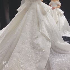 点击看大图 -GRACE KELLY婚纱与礼服(北京店)
