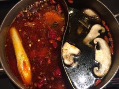 -小天鹅火锅·一线江景洪鼎旗舰店(洪崖洞店)