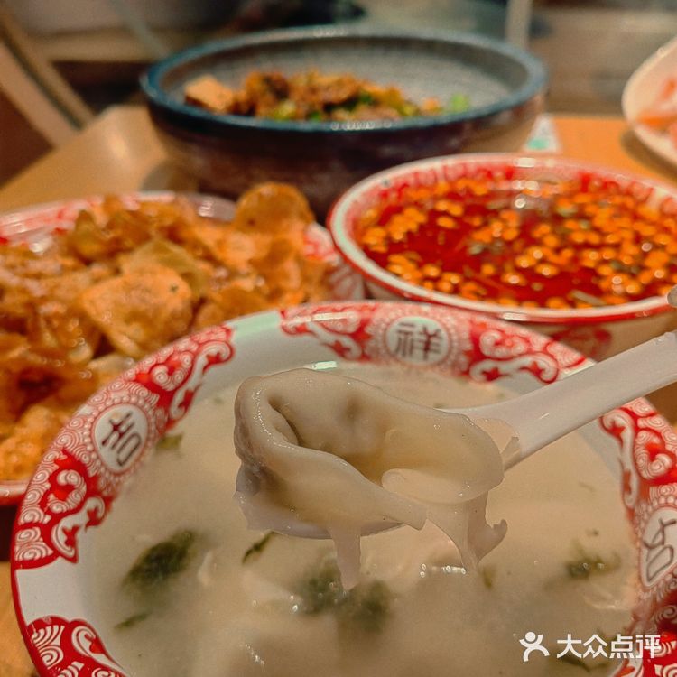 沈阳首家超大排骨串和鸡架锅快来尝尝‼️