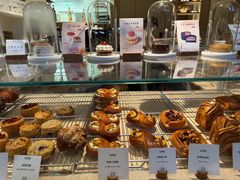 -VERIE BAKEHOUSE
