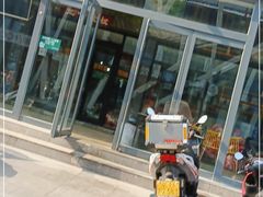 门面-三个大叔烤羊肉串·炭炉砂锅菜(西三旗店)