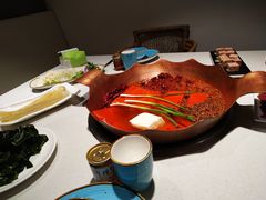 -墨居上隐·院子里火锅(峨眉店)