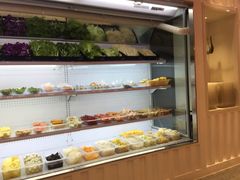 面包甜点陈列柜-阿上阿上麻辣香锅&麻辣烫(朝阳蓝色港湾店)