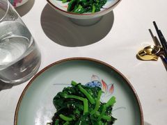 梅香咸鱼头手紫菜炒豆苗-广舟(千禧店)