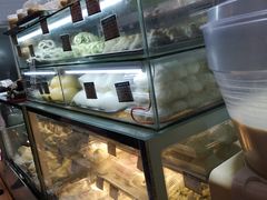 面包甜点陈列柜-白玉兰食品(甜云店)