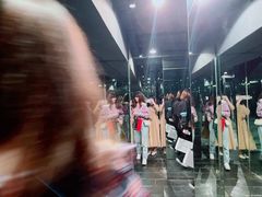 -穹六人间 people 6(岳阳路店)