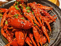 -肥肥虾庄·金牌油焖大虾(汉街SKP店)