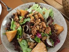 烤菠萝色拉-Golden Lily河内巴黎法越料理餐厅(建国西路店)