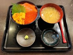 海胆三文鱼鱼籽盖饭-札幌二条市场 大矶 OHISO(总店)