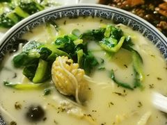 鲍蛤蛏海鲜面-沪西老弄堂面馆(定西路店)